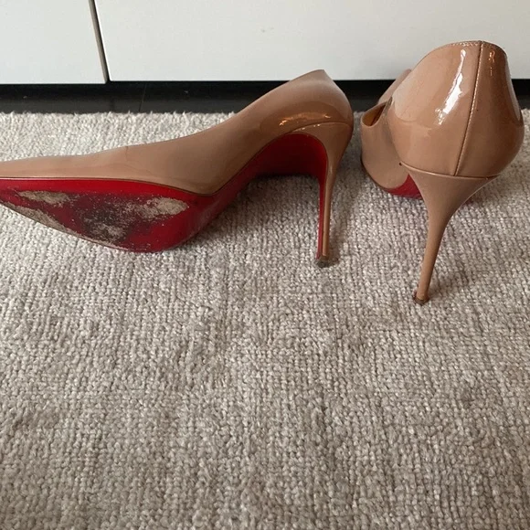 CHRISTIAN LOUBOUTAIN- KATE 100 PATENT LEATHER PUMPS - Size 40 - RETAILS $1,049 - Picture 7 of 8